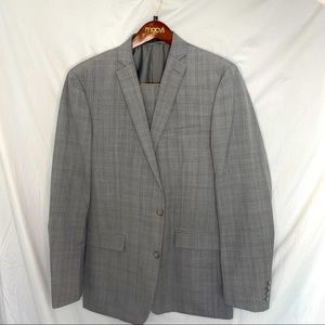Bar III Men's grey suit 42L.